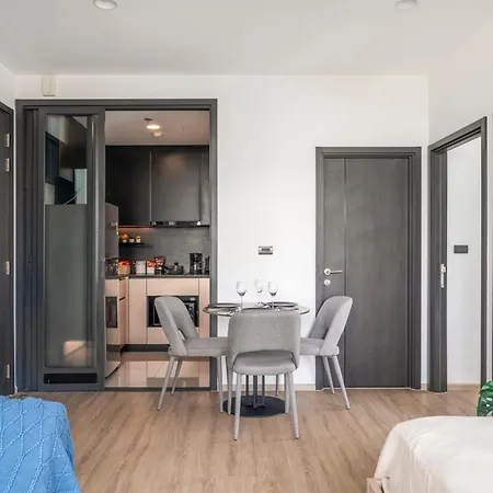 โรงแรม Vacaystation Edge Pattaya