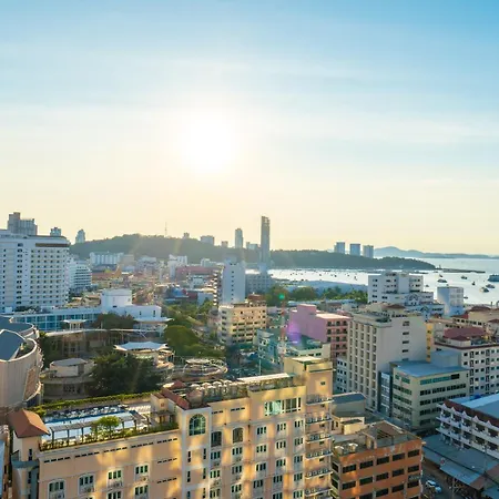 โรงแรม Vacaystation Edge Pattaya