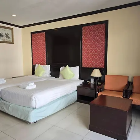 Hotel Mike 3*