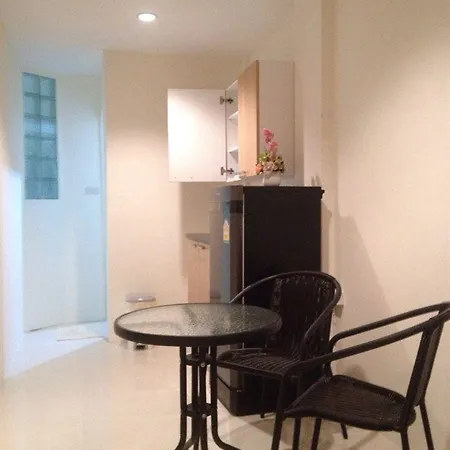 I Rovers Guest house Pattaya