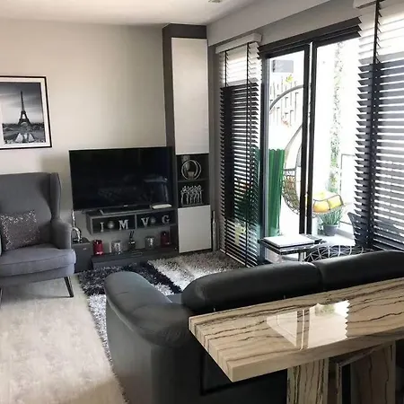 Apartment Sea View 2 Bed Centrally Located Best Pool
