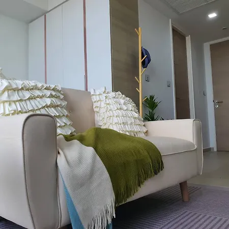 อพาร์ทเม้น The Guestrooms *