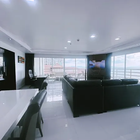 อพาร์ทเม้น Amazing Big Balcony Seaview Dontan Beachfront