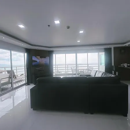 อพาร์ทเม้น Amazing Big Balcony Seaview Dontan Beachfront Pattaya