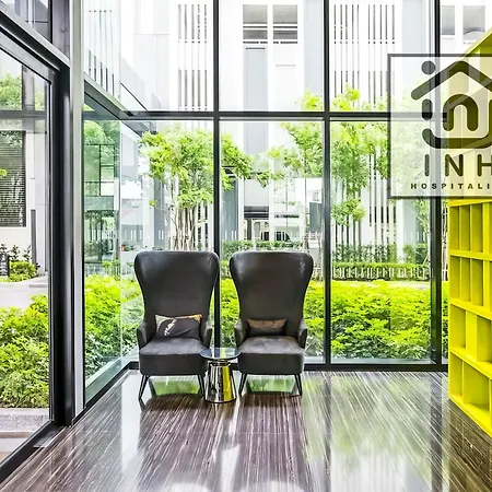 อพาร์ตโฮเทล The Base Exclusive By Inh Global *