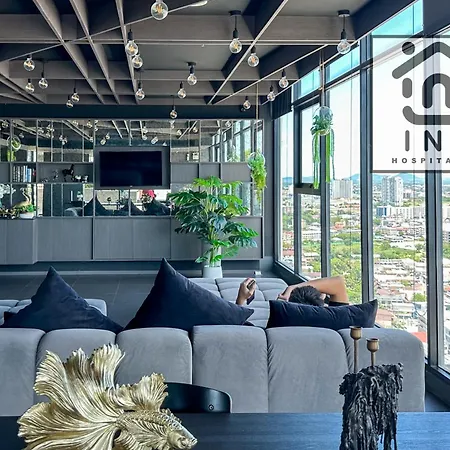 อพาร์ตโฮเทล The Base Exclusive By Inh Global