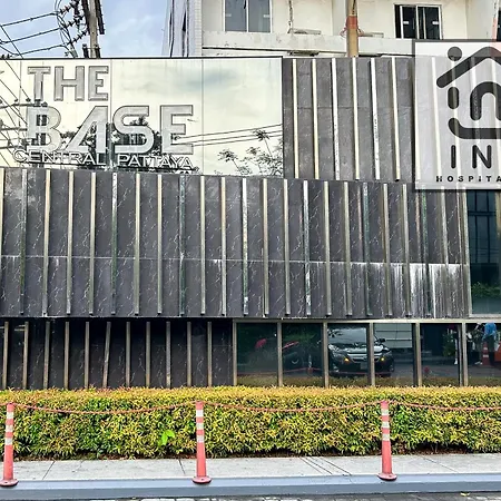 อพาร์ตโฮเทล The Base Exclusive By Inh Global