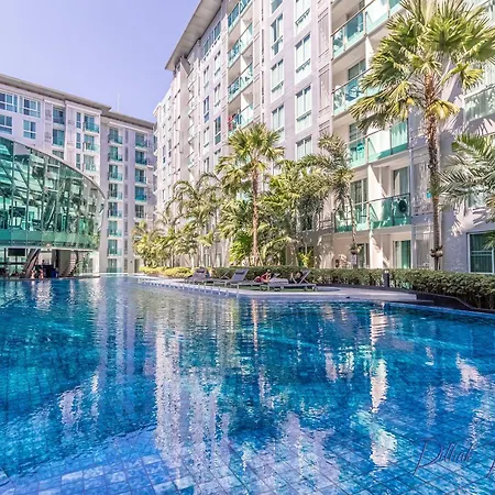 Center Pool View * Pattaya