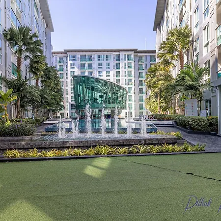 Apartment Center Pool View Pattaya