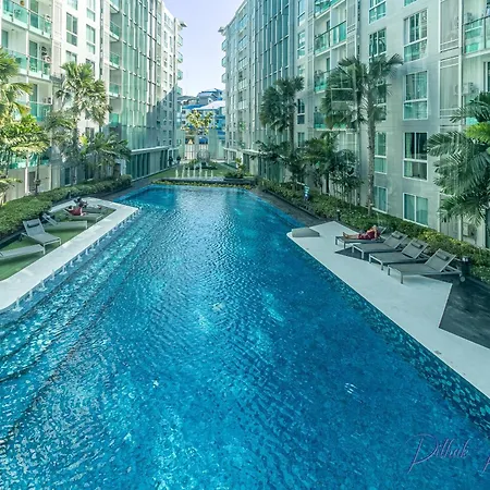 Center Pool View * Pattaya