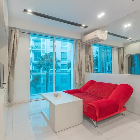 Center Pool View Apartment Pattaya