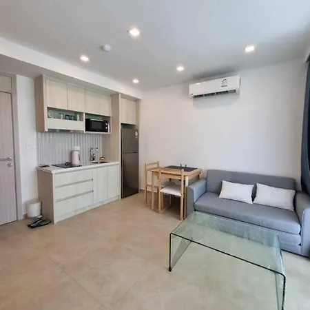 1bed Luxury With Pool & Gym Access Near Walking Street Apartment Pattaya