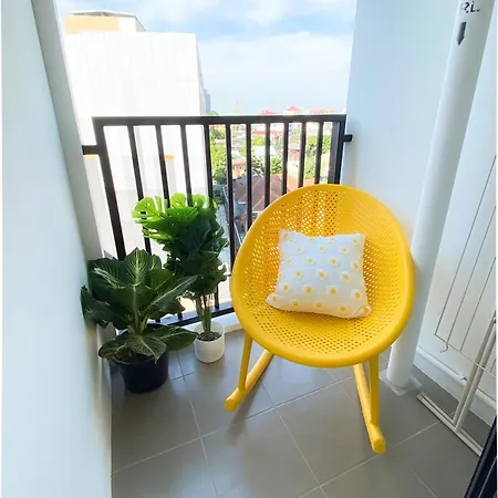 อพาร์ทเม้น Vuela Casa 2 *