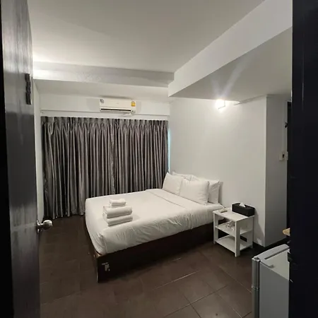 โรงแรม Maland House - Soi 14 Saisong Road Pattaya