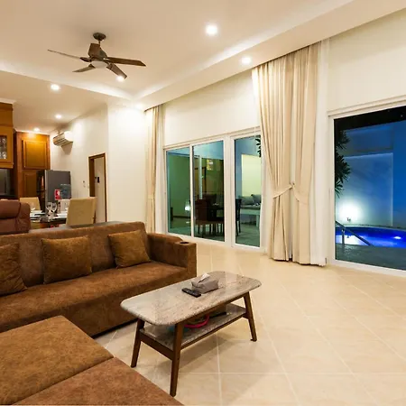 Franken Luxury Pool Villa *