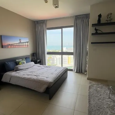 Sea View Studio Apartment *