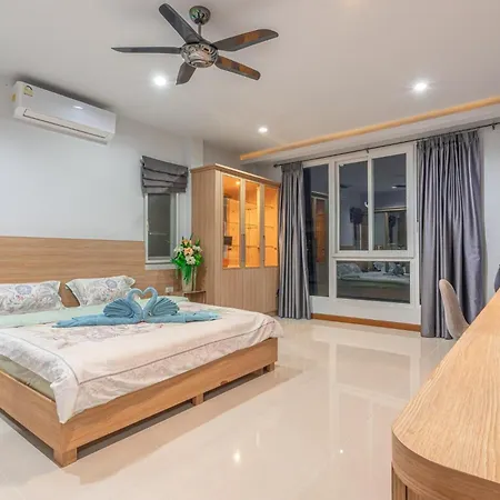 วิลล่า 5 Bedrooms Modern Pool Pattaya