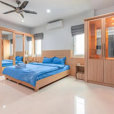 5 Bedrooms Modern Pool