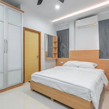 5 Bedrooms Modern Pool วิลล่า Pattaya