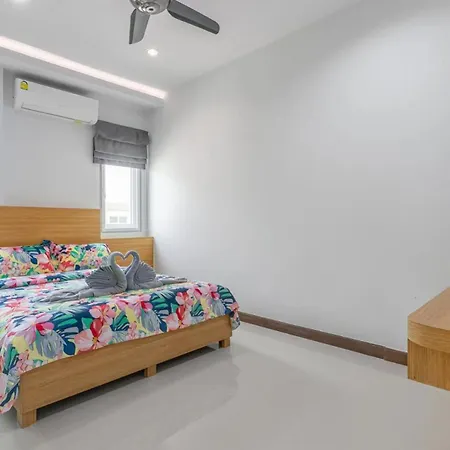 5 Bedrooms Modern Pool วิลล่า