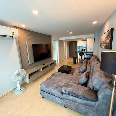 อพาร์ทเม้น Large Luxury - Centre - Centara Avenue, Pool View - 805 Pattaya