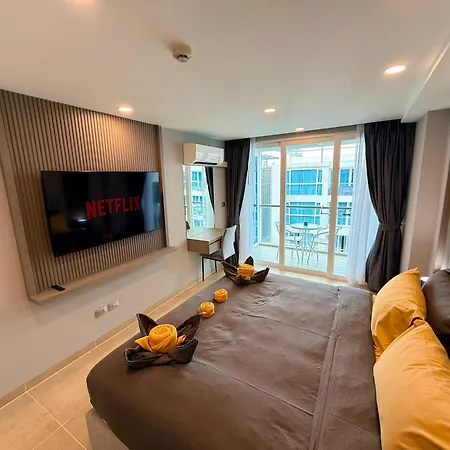 อพาร์ทเม้น Large Luxury - Centre - Centara Avenue, Pool View - 805