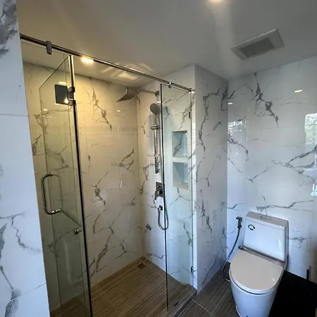 Panora - Luxury Sea Front Apartment *