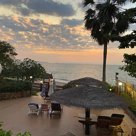 Amazing Spacious Seaview Apartment Pattaya