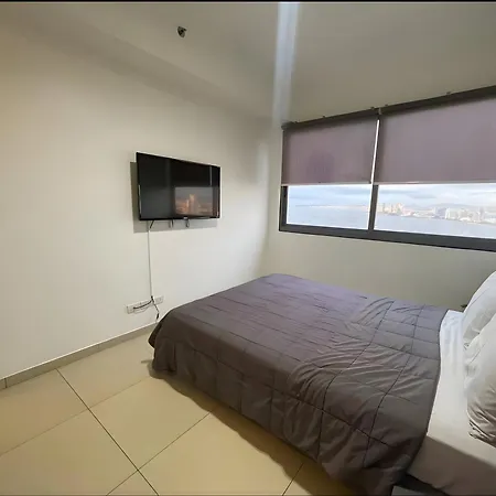 Sea View 2 Bedroom On 39fl Near Walking Street Apartment Pattaya