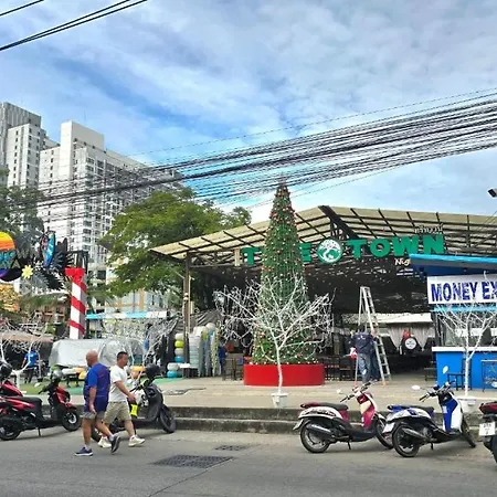 Diana Estate Condominium Soi Buakhaw Tree Town Market