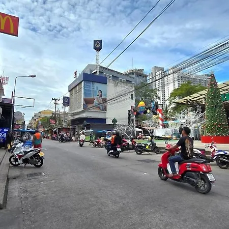 Diana Estate Condominium Soi Buakhaw Tree Town Market Apartment Pattaya