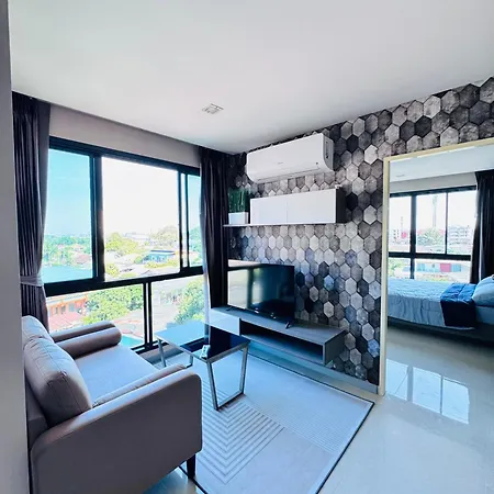 The Private Paradise Two-Bedroom Condo Only Women, Shared Accommodation *