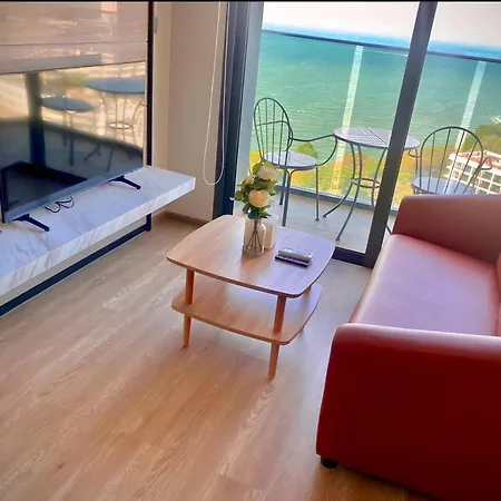 Beachfront 1br With Breathtaking Views Pattaya