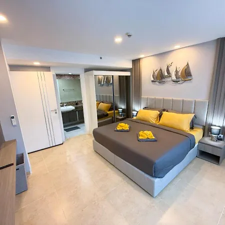 Large Luxury - Centre - Centara Avenue - 101 *