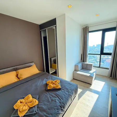 The Base - Spacious 70sqm, 2 Bedroom, 2 Bathroom, Penthouse - Centre - 592 *