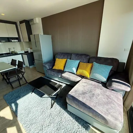Apartment The Base - Spacious 70sqm, 2 Bedroom, 2 Bathroom, Penthouse - Centre - 592 Pattaya