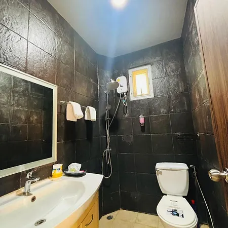 The Ace 6 Bedroom 6 Bathroom With Free Bills