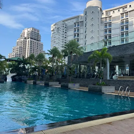 Stunning Unit Situated In