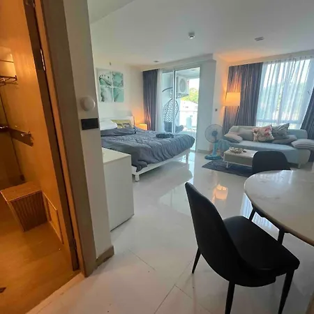 Stunning Unit Situated In อพาร์ทเม้น *