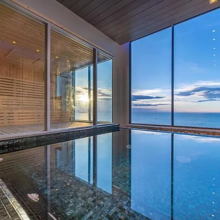 Apartment Sea View Great Location