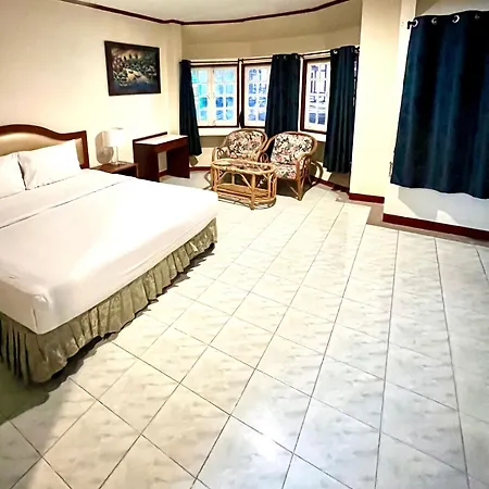 Lewiinskis โรงแรม