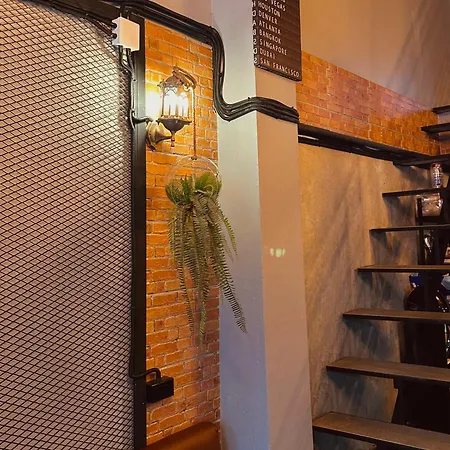 Hostel Friends Station & Cafe Pattaya