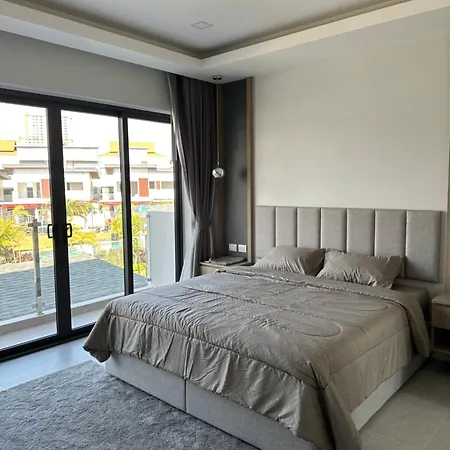 Villa Deluxe Midtown 3bed Pattaya