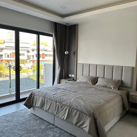 Deluxe Midtown 3bed Pattaya