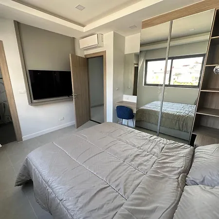 Deluxe Midtown 3bed Villa