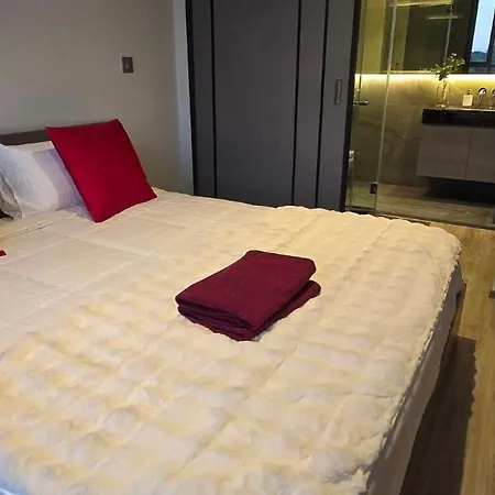 Sea View Great Location Apartment Pattaya