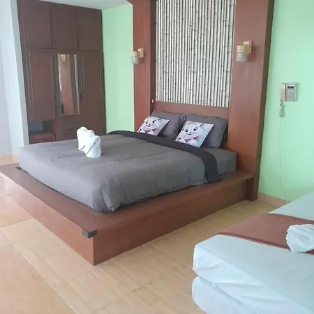 Green Beach Pattaya โรงแรม 2*