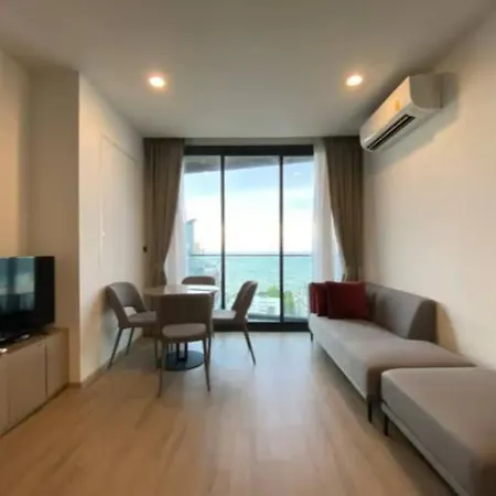 อพาร์ทเม้น The Edge X Monthstayz Thailand