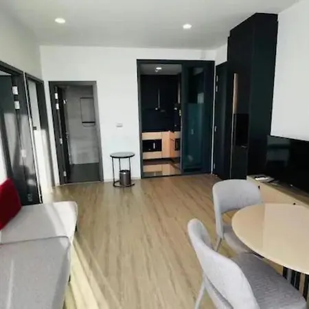 อพาร์ทเม้น The Edge X Monthstayz Thailand Pattaya