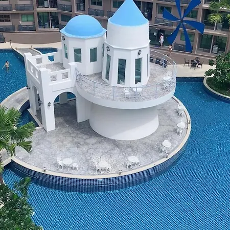 豪华两房两卫2 Bedrooms 2 Bathrooms 泳池公寓arcadia 靠近步行街 生活便利